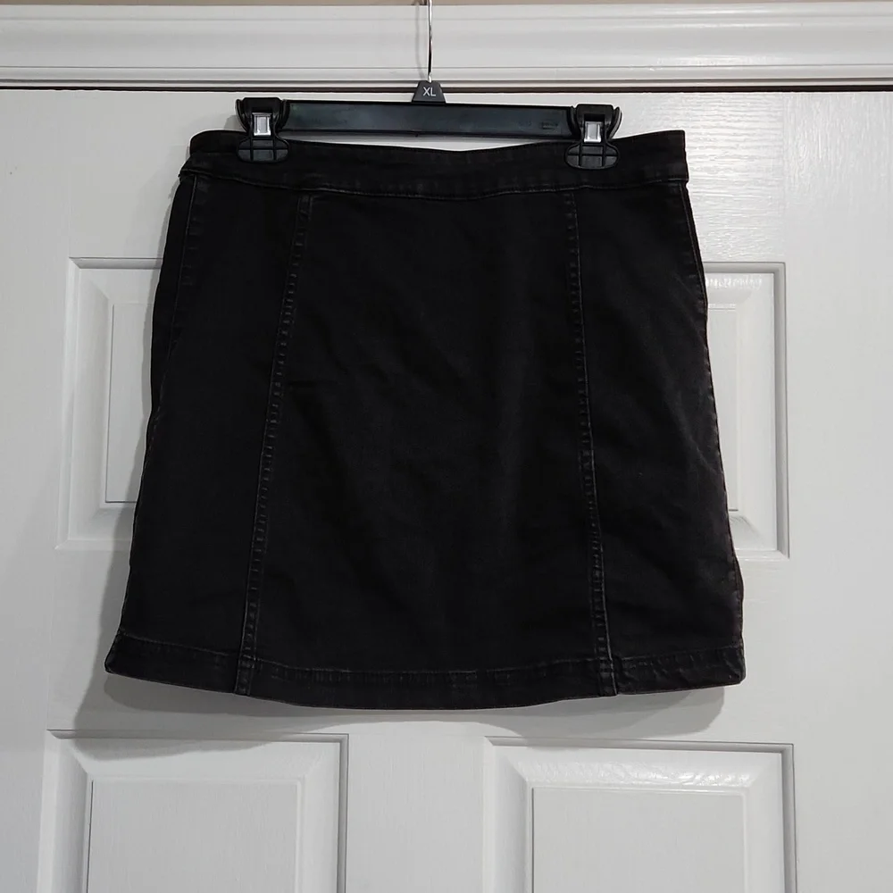 Free People Black Side Button Mini Skirt ~ Size 12